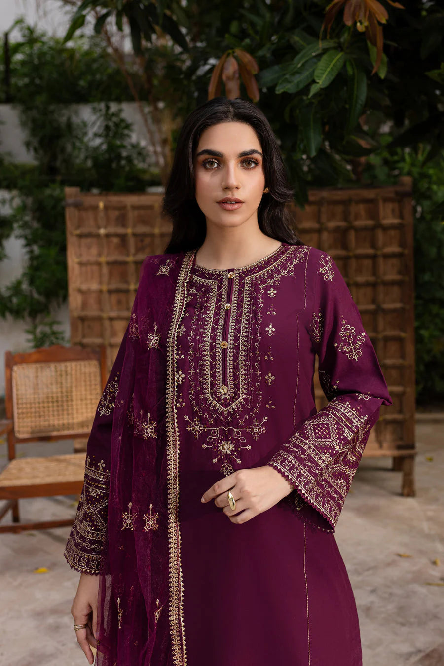Plant Foam Unstitched Winter Dhanak 3 Piece Suit | Embroidered Neckline & Net Dupatta